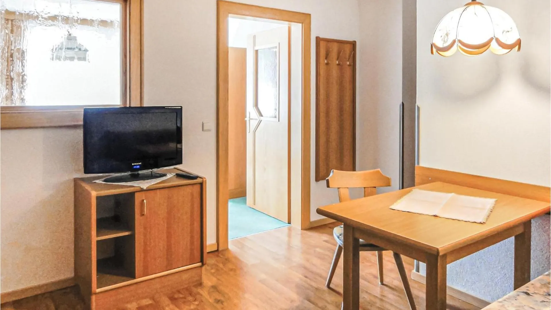 公寓 Attraktive Ferienwohnung 伊施格尔